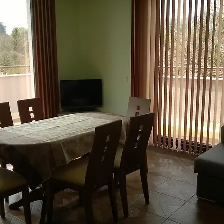 Ira Apartment
